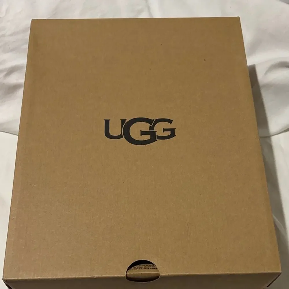 UGG 3 Kids' Classic Short II Colorful Mural Boots in RBW rainbow sequine euc box